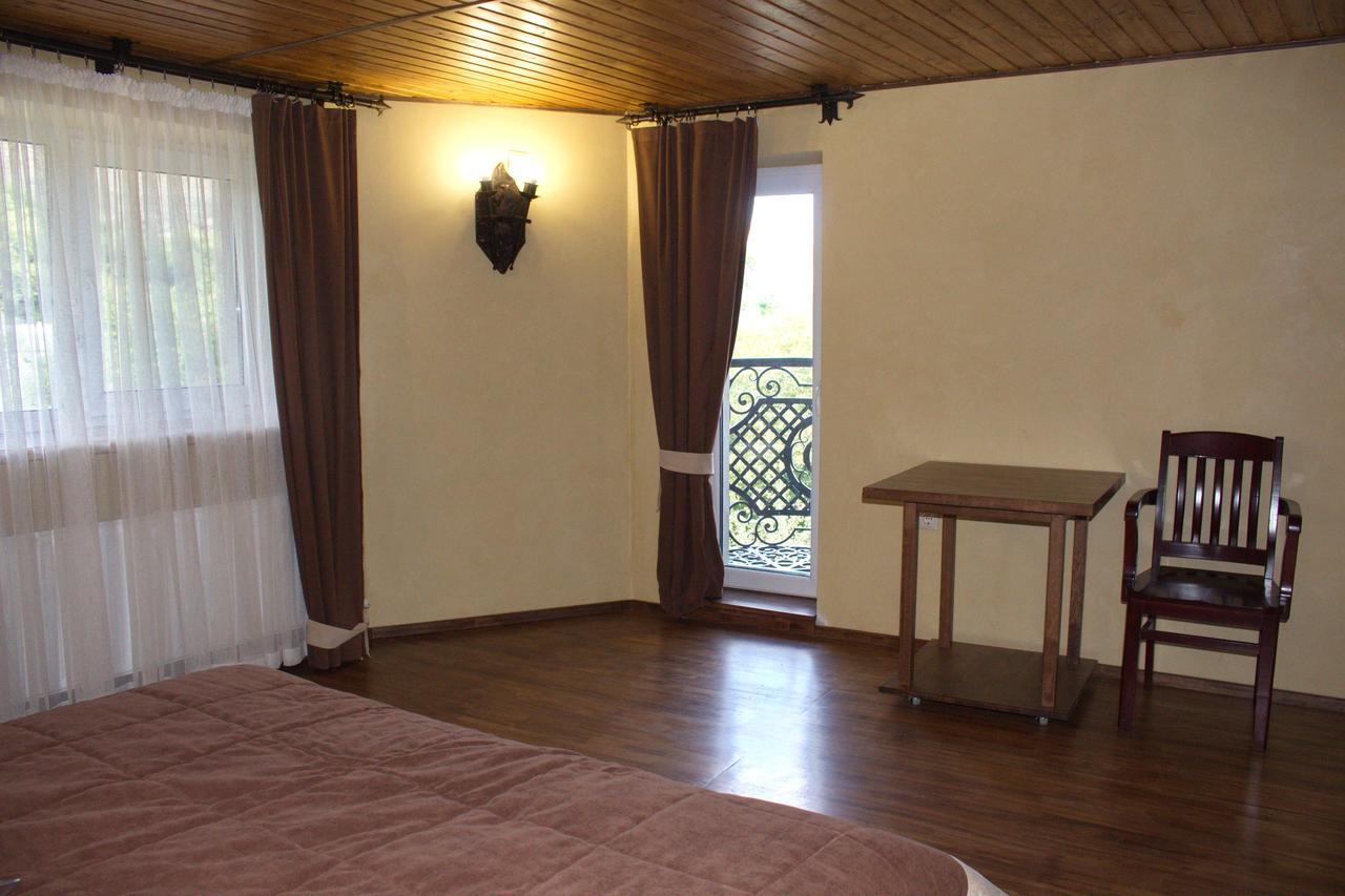 Smotrytska Vezha Hotell Kamjanets-Podilskyj Exteriör bild