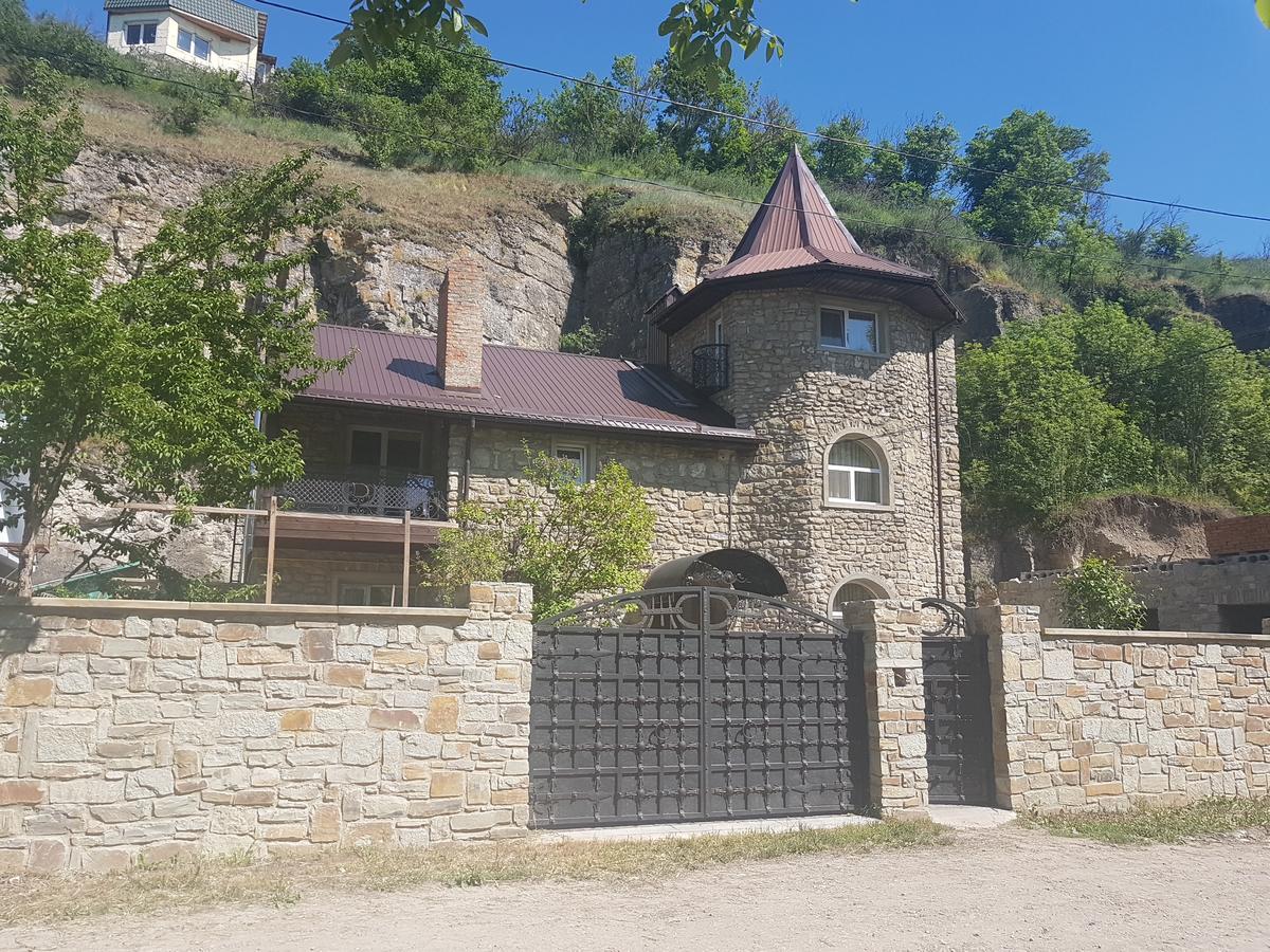Smotrytska Vezha Hotell Kamjanets-Podilskyj Exteriör bild